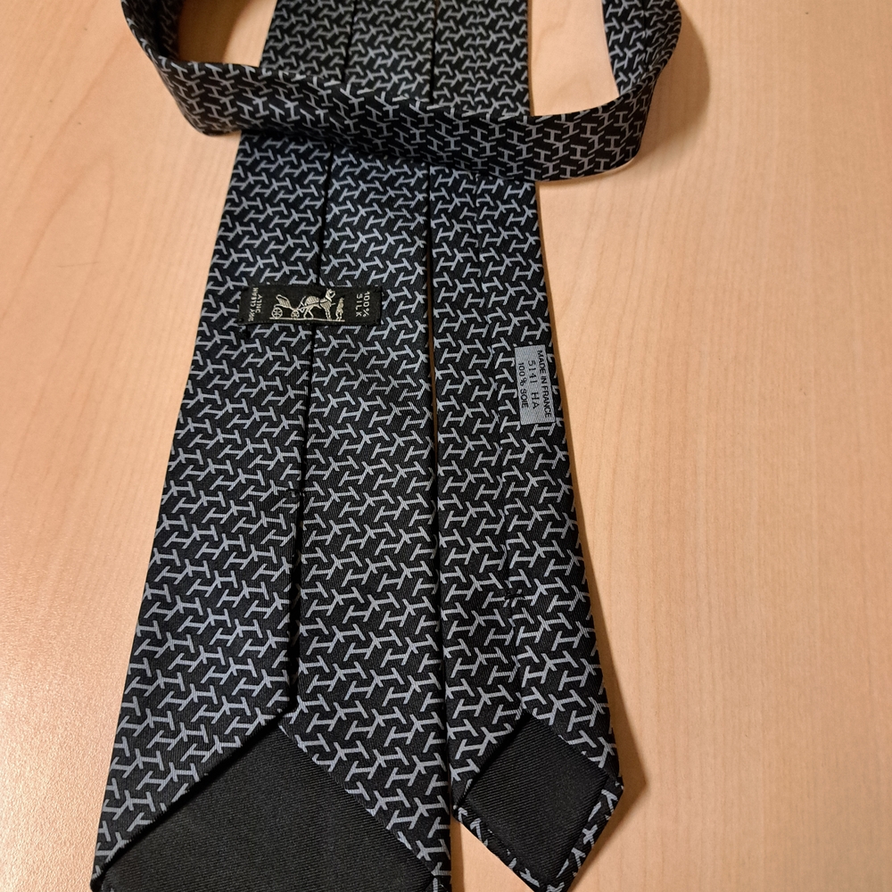 Hermes Black and White Patterned Tie
